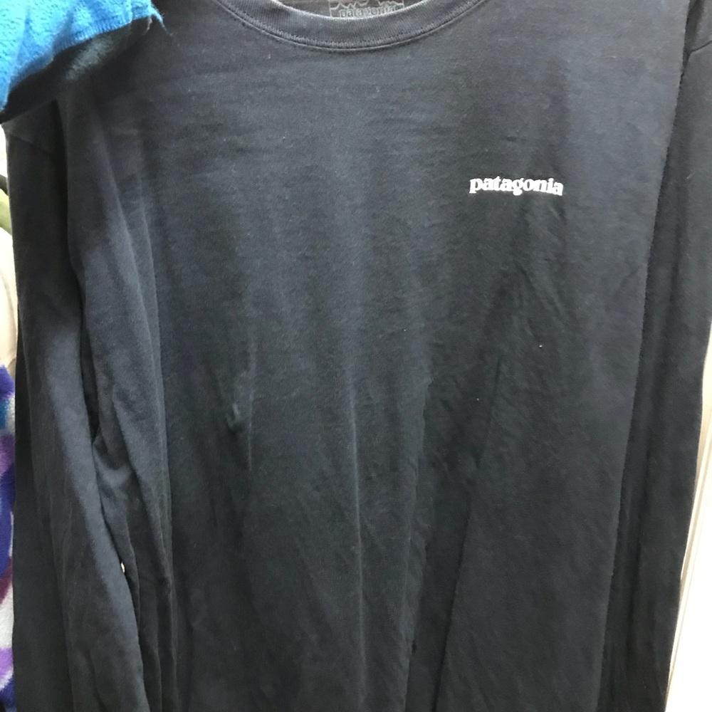 SUPER CUTE MENS NAVY LONG SLEEVE PATAGONIA